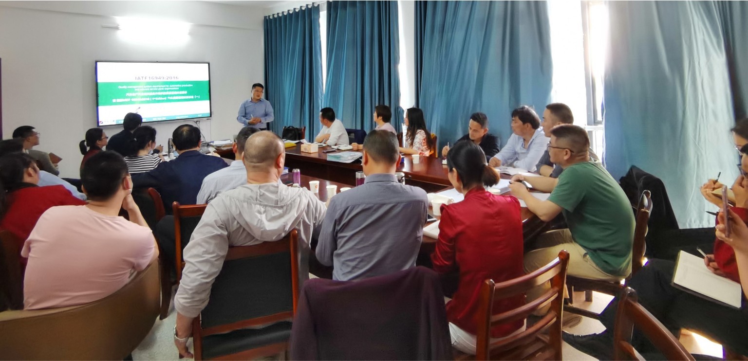 攜手跨越巔峰，鑄就湖北中天云母傳奇